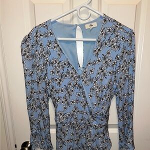 SUPER CUTE mini shorts outfit, with tie back.